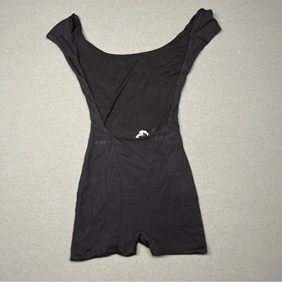 ARE YOU AM I Black Juna Romper - Picture 7 of 12